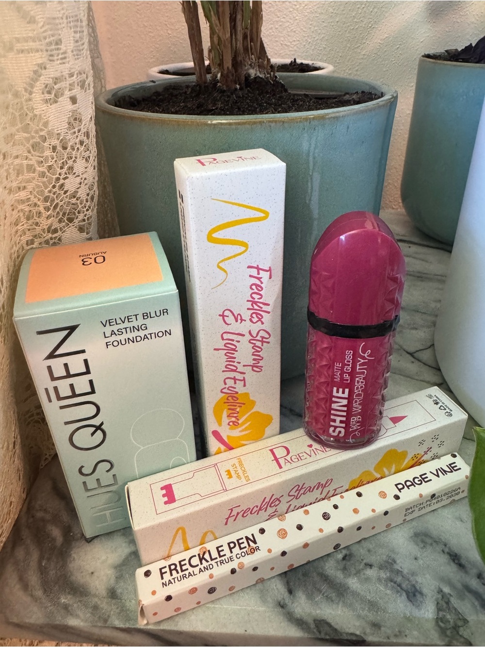 Random Makeup Bundle - Picture 2 of 2